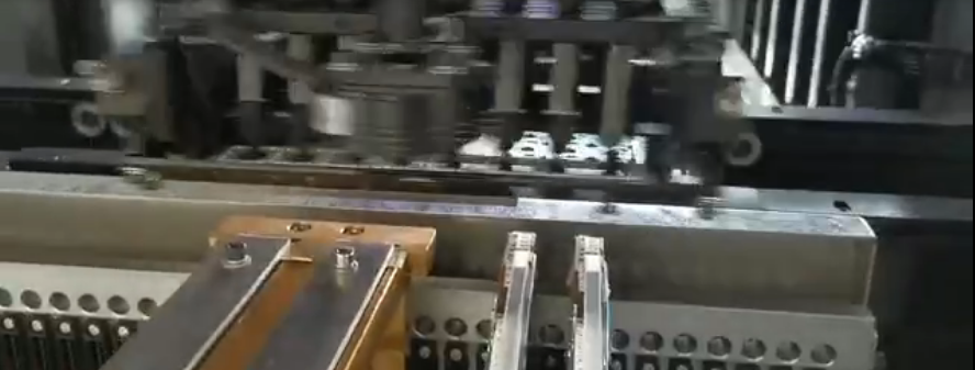 SMT貼片機(jī)、電子貼片機(jī)、小家電貼片機(jī)、國(guó)產(chǎn)貼片機(jī)、貼片設(shè)備